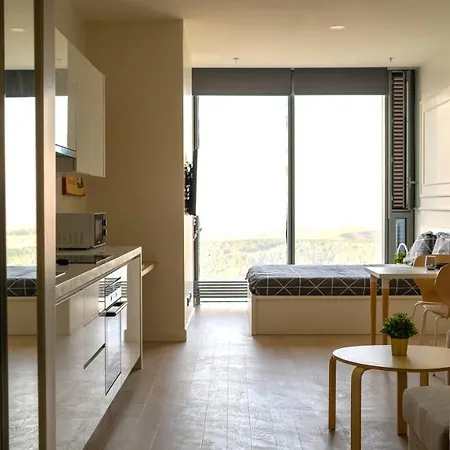 Skyland - 52nd Floor Luxury Studio *