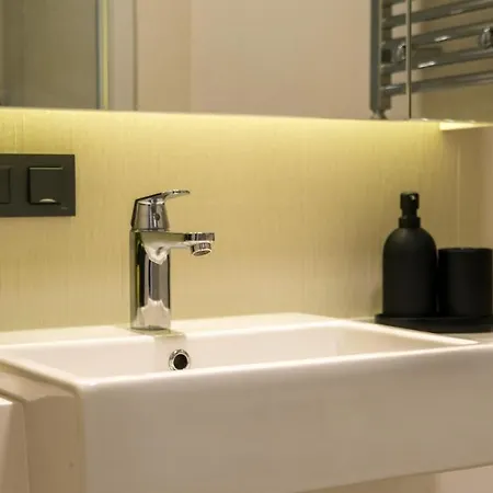 Skyland - 52nd Floor Luxury Studio Stambuł